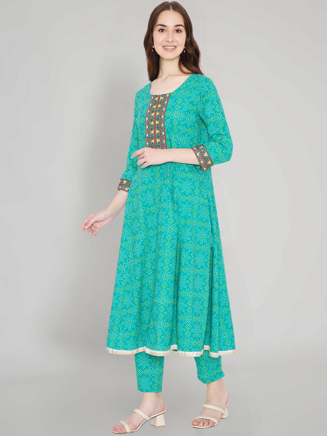 Green Cotton Printed Kurta with Embroidered Neck and Lace Inserts