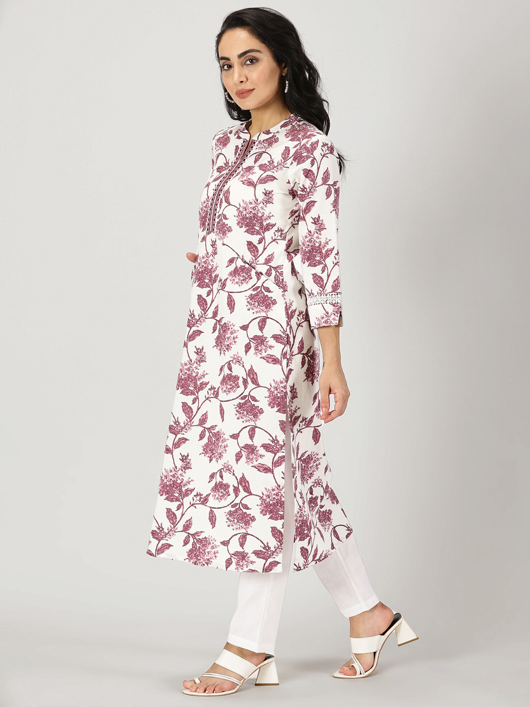 White-Wine Floral Print Kurta  with Neck Embroidery