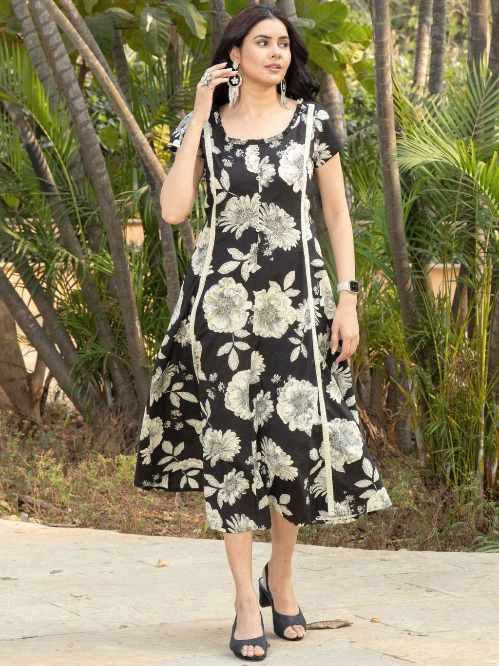Black Waist Tie-up Midi Dress with Floral Print