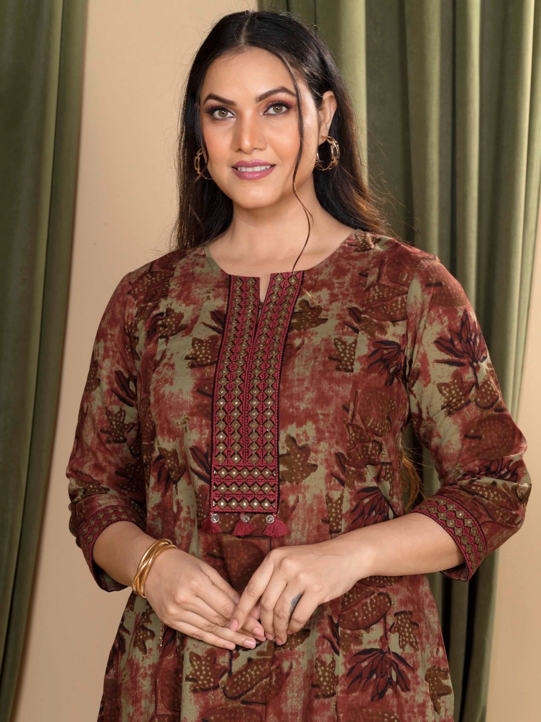 Rust Cotton Floral Sanganeri Kurta with Ornate Embroidered Neckline