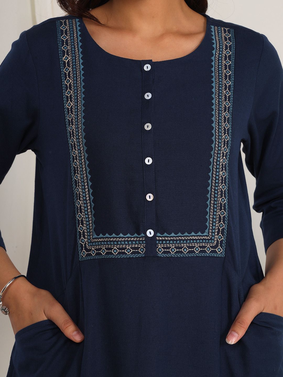Navy Blue Embroidered Straight Fit Kurta