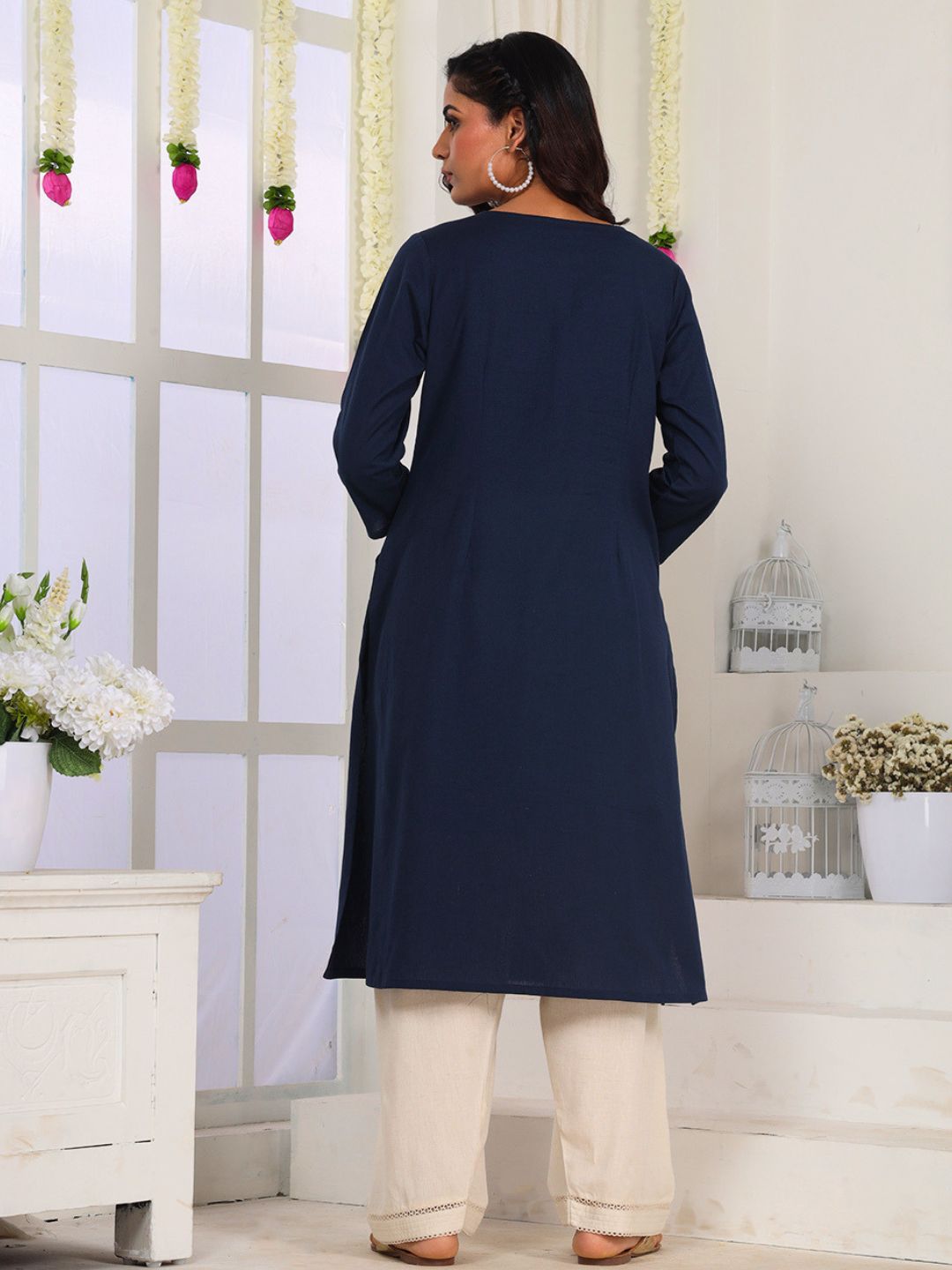 Navy Blue Embroidered Straight Fit Kurta