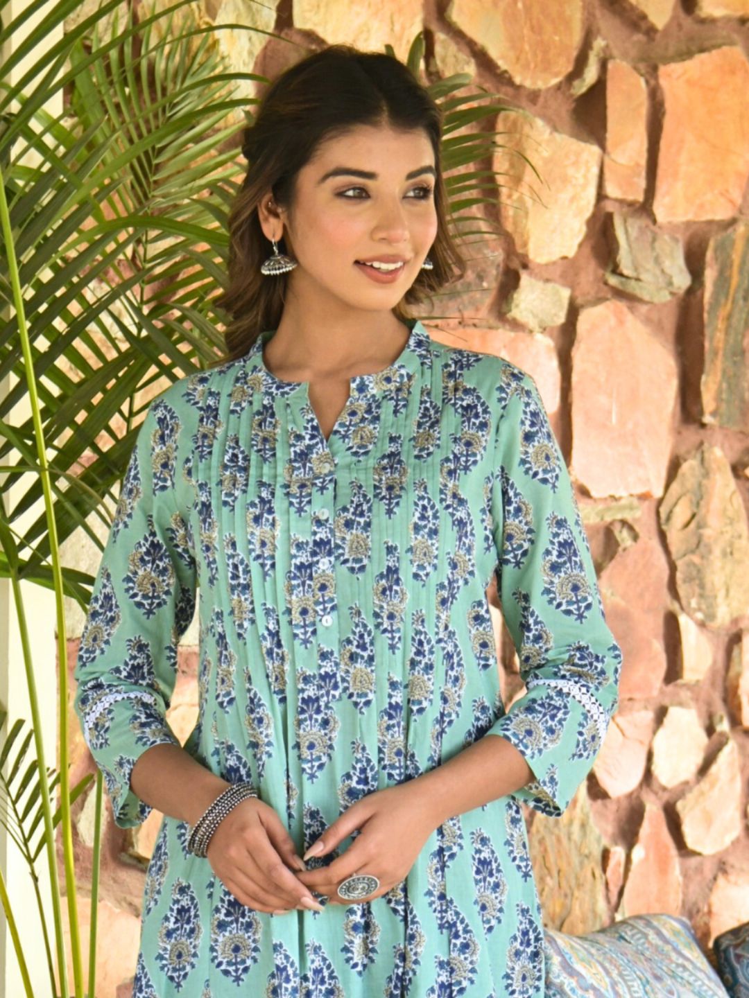 Sea Green Paisley Floral Print Kurta with Pintucks