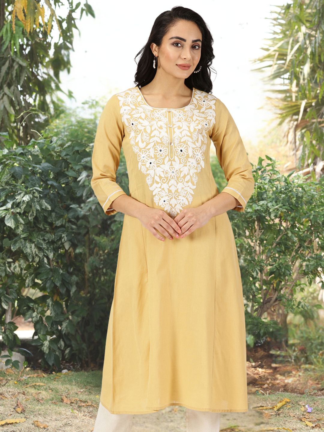 Beige Solid Kurta with Kashida Embroidery