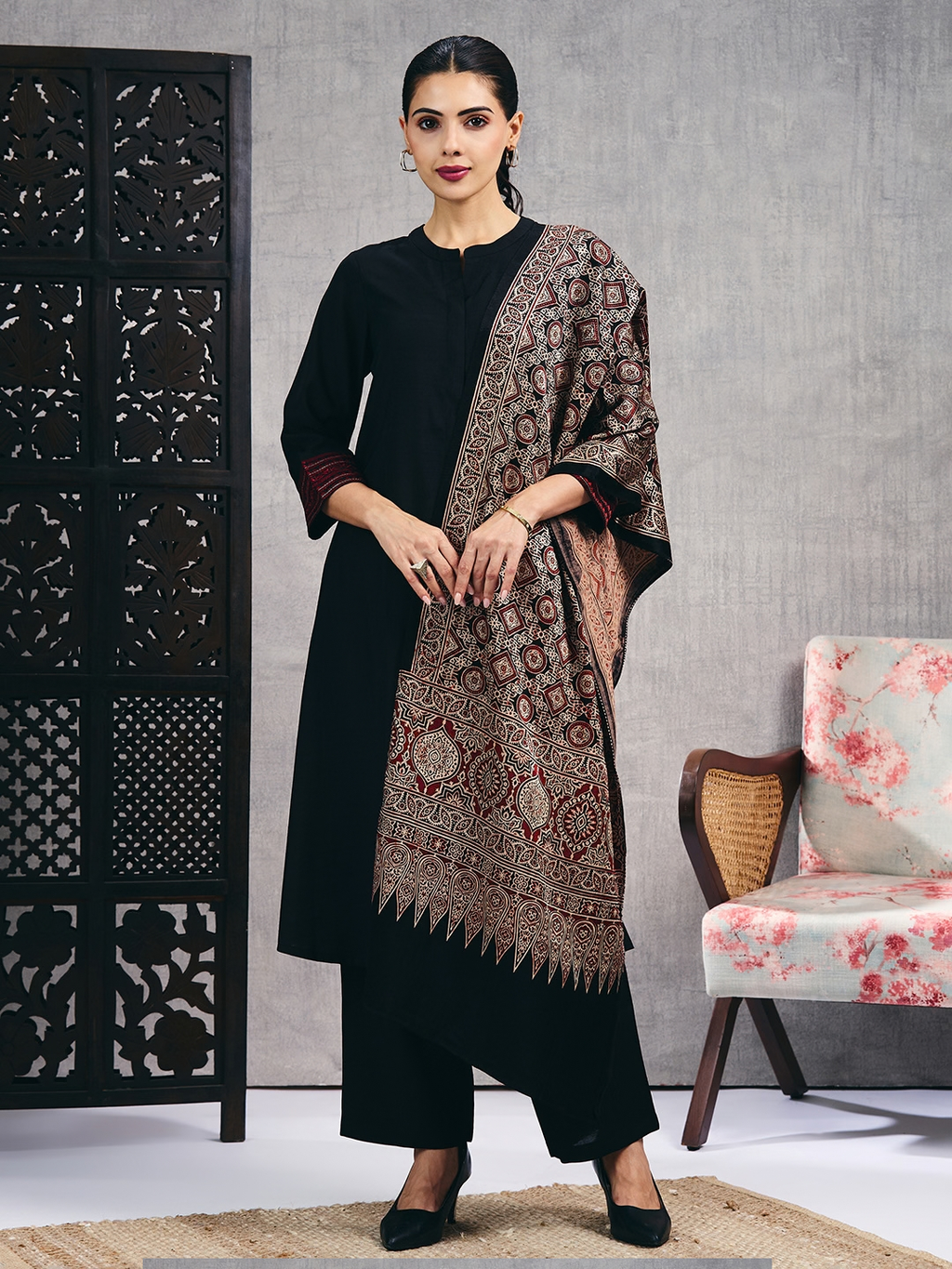 Black Kurta Set (Dupatta Sold Separately)