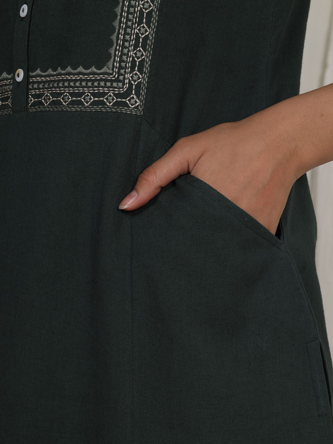 Royal Green Embroidered Straight Fit Kurta