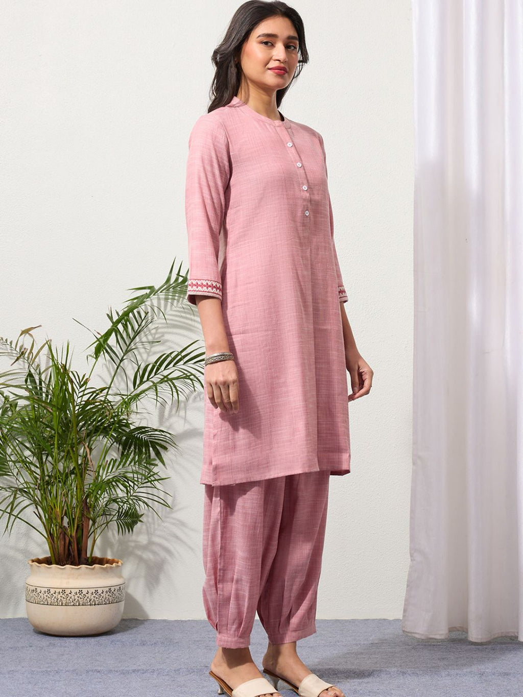 Pink Chambray Kurta Set with Pleated Pants for Women | Saffron Threads