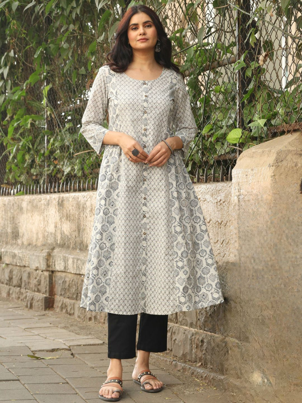 Black and White Cotton Printed Panelled Kurta