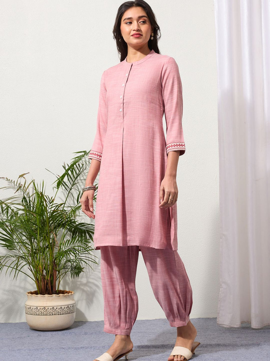 Pink Chambray Kurta Set with Pleated Pants for Women | Saffron Threads