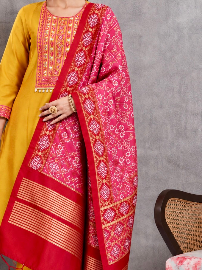 Coral Banarasi Patola Art Silk Dupatta