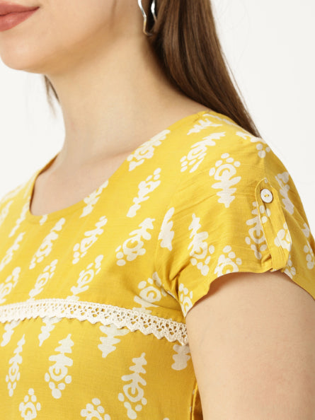 Old Navy Yellow Eyelet Skirt Cute Apricot Scalloped Eyelet Mini