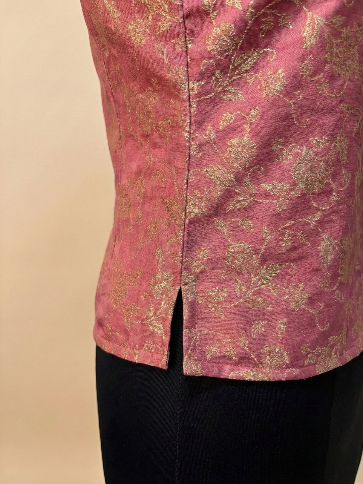 Pink Banarasi Jacquard Sleeveless Top with lining