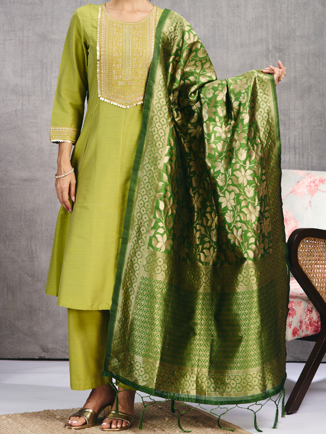 Green Banarasi Floral Weaving Dupatta