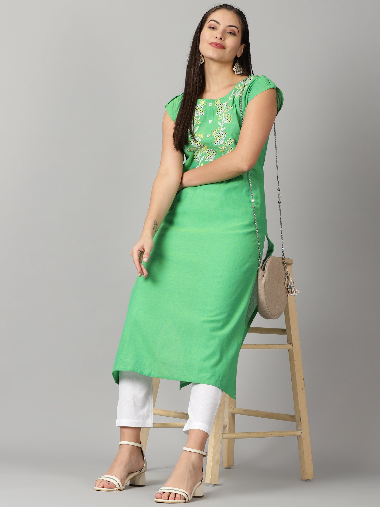 Green Cotton Embroidered Neck Kurta